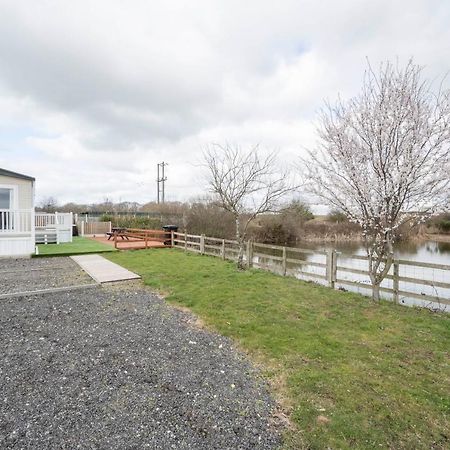 Hallcroft Fishery And Holiday Park 雷特福德 外观 照片